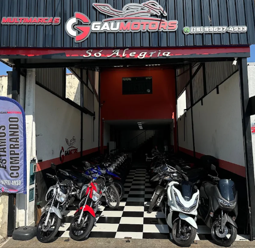 Fachada da loja GauMotors em Sorocaba-SP com motos expostas